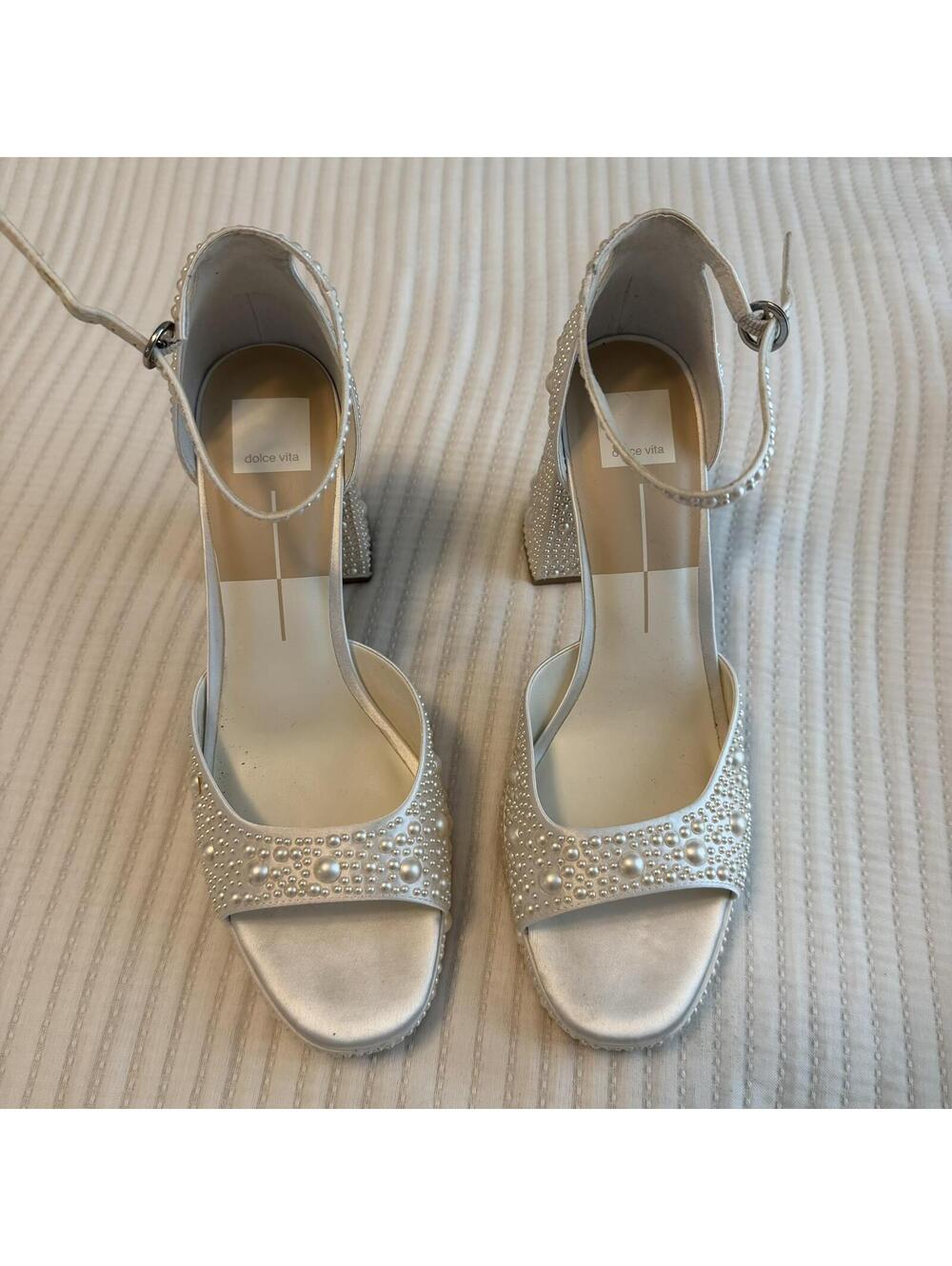 Dolce Vita Pandro Pearl Heels True White Satin - Size 12 Standard Womens - Picture 2 of 9
